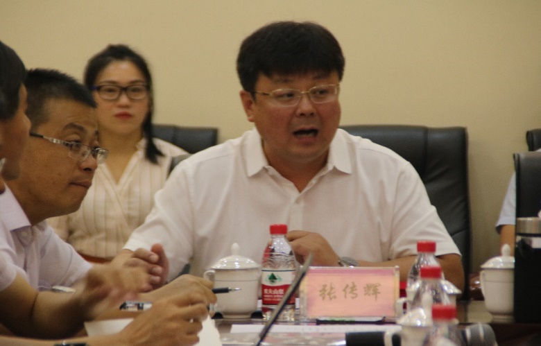 首页 新闻中心 03 所内要闻 会议开始,张传辉校长代表塔里木大学向
