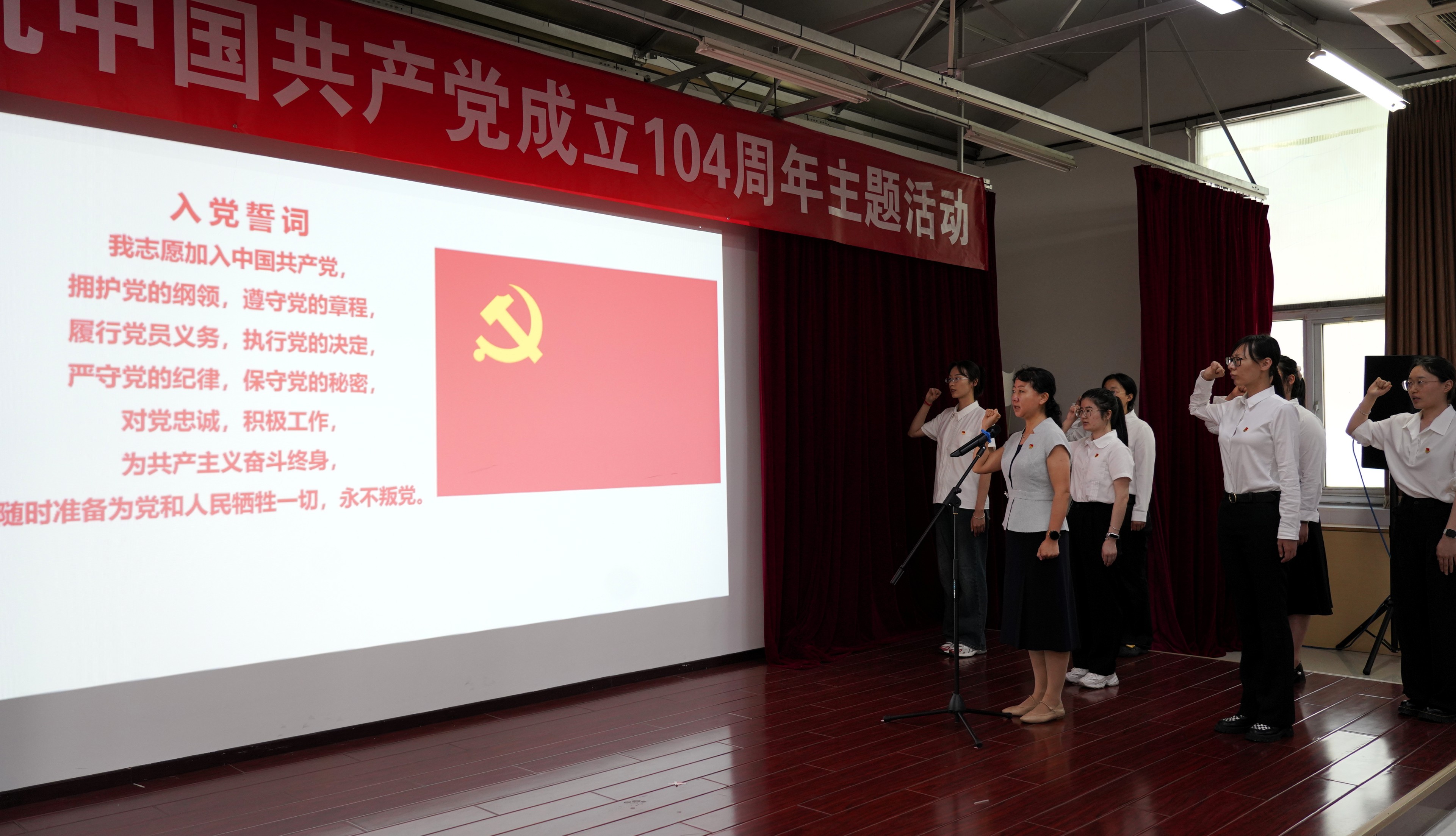 14cb8e0378cd43d579784bb208b7c855.jpg