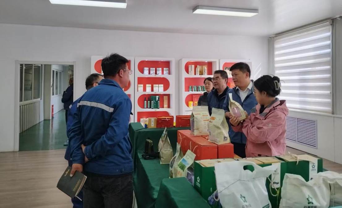 b880f3ea58a963e9718a6e28fe956d52