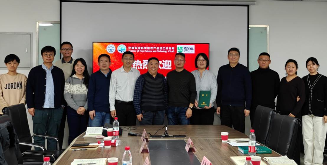 一群人站在桌子上 AI 生成的内容可能不正确。